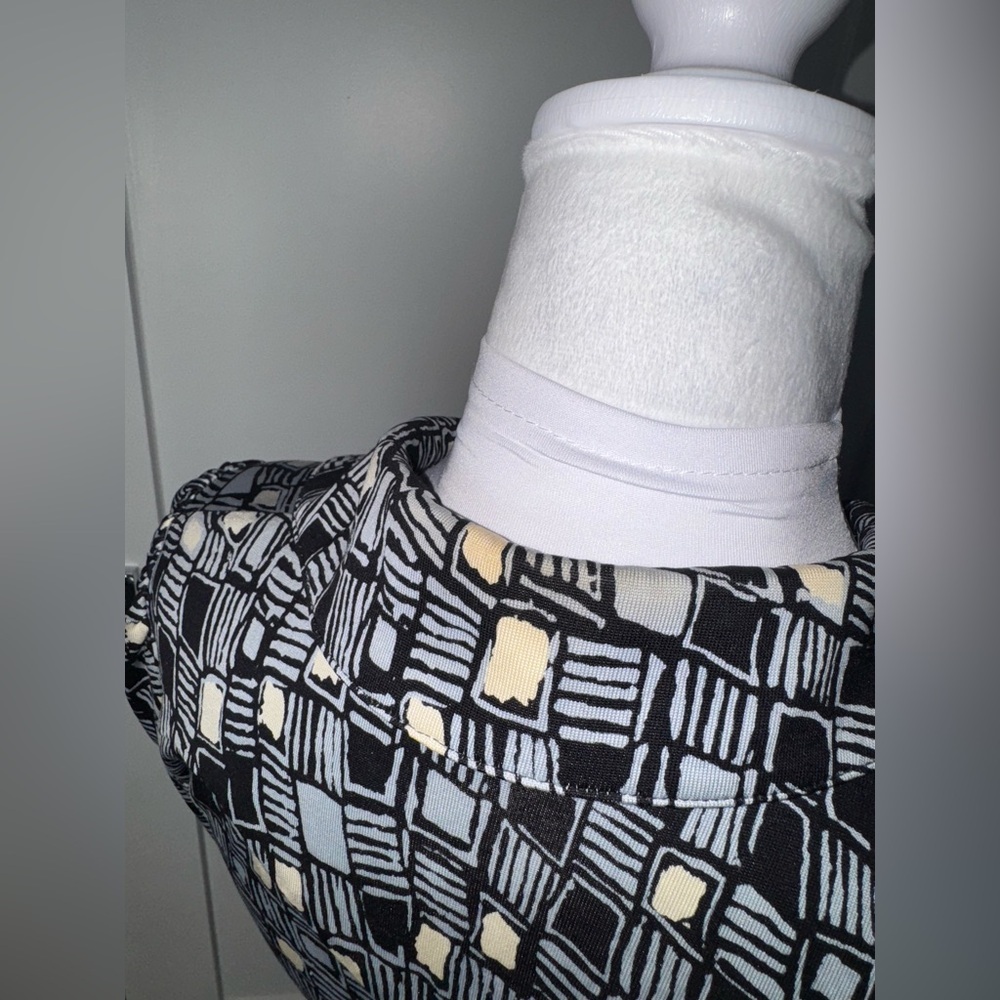 Diane von Furstenberg Silk Collared Printed Dress/Size 6 - Picture 6 of 9